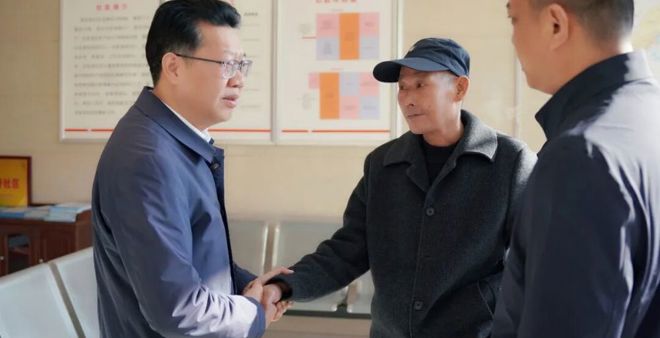 贺吉敏开展春节走访慰问